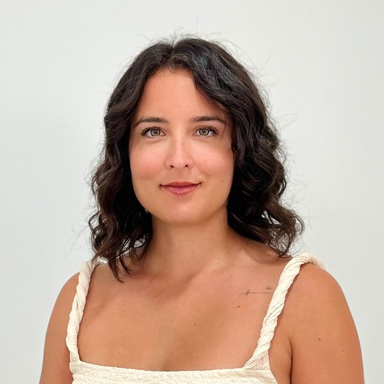 Cristiana Nascimento, nutricionista, de vestido creme