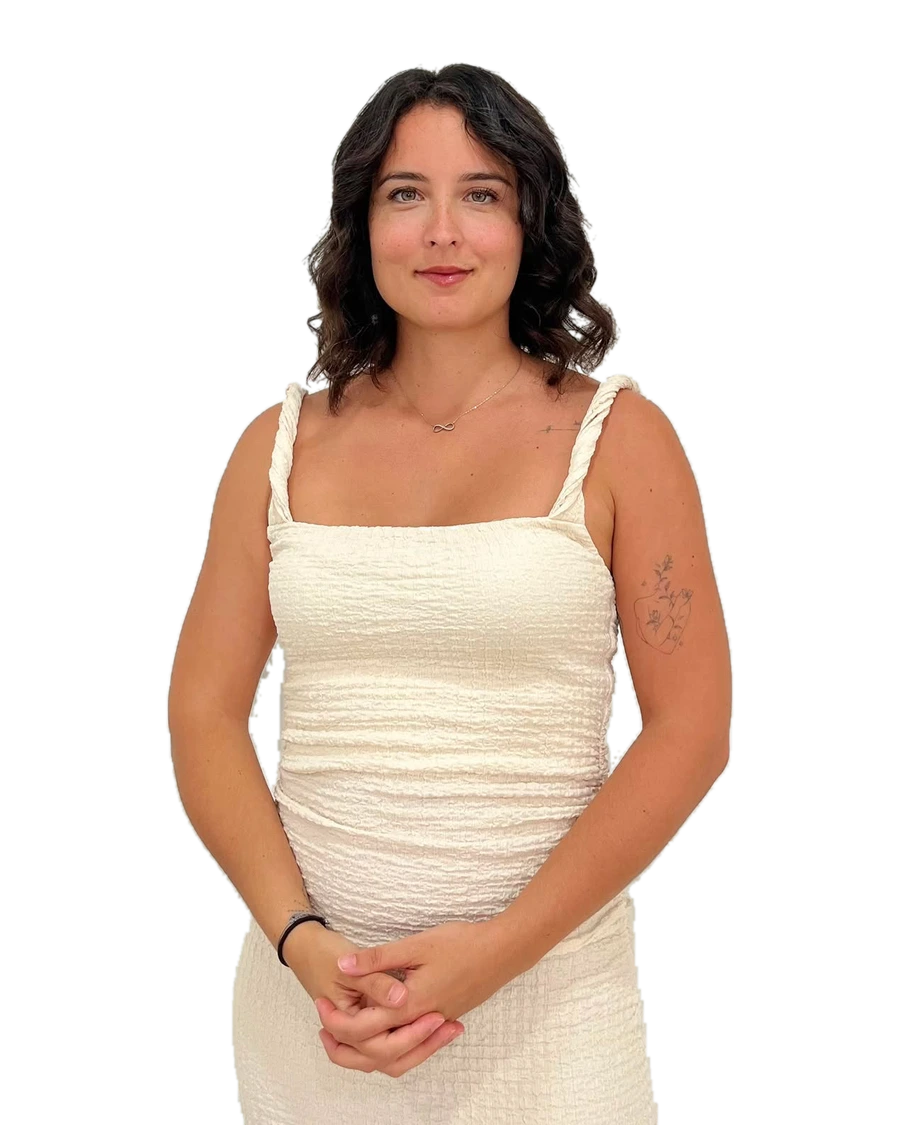 Cristiana Nascimento, nutricionista, de vestido creme
